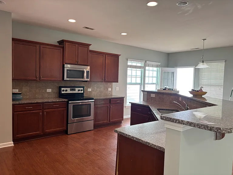Royal Winchester Dr — Photo 12
