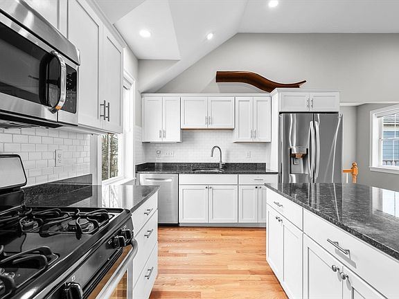 2nd image of 6 Peter Parley Rd #3