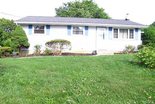 1st image of 2752 Linden St