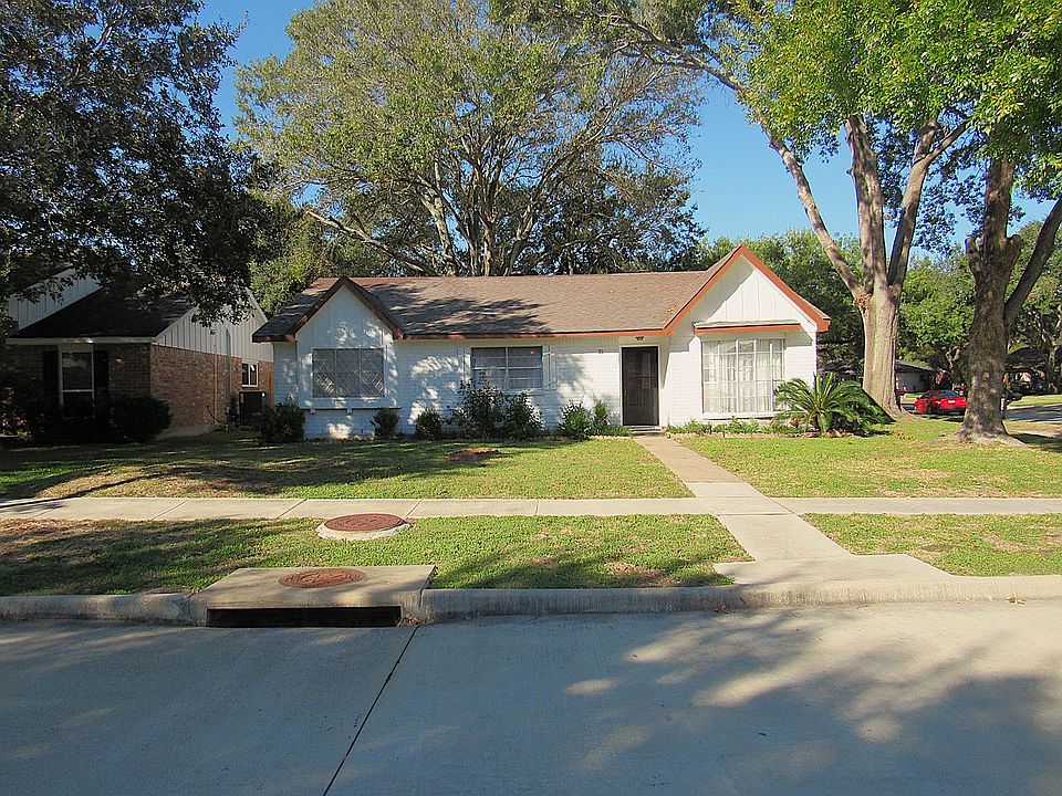 1st image of 13526 Brook Hollow Dr