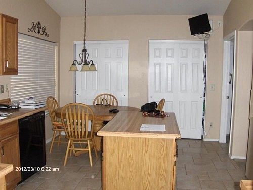 2nd image of 94 W Calle De Caballos