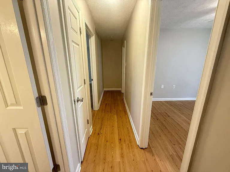 824 Appleseed Ct — Photo 29