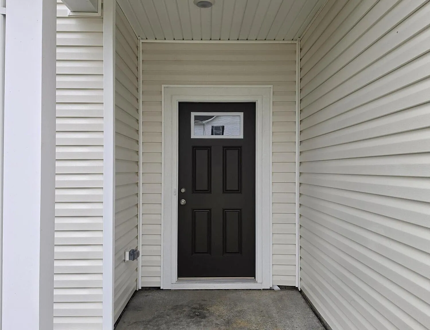 4 bed, 2.5 bath, 2265 sqft, $2,600 — Photo 3