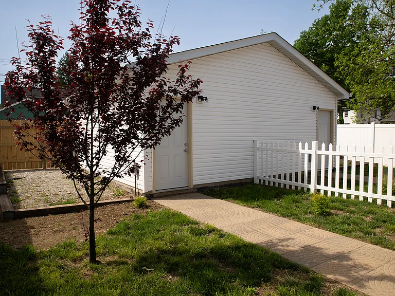 2029-2031 Fairmont Ave — Photo 49