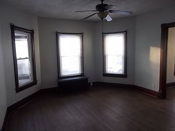 3rd image of 104 Laurel St