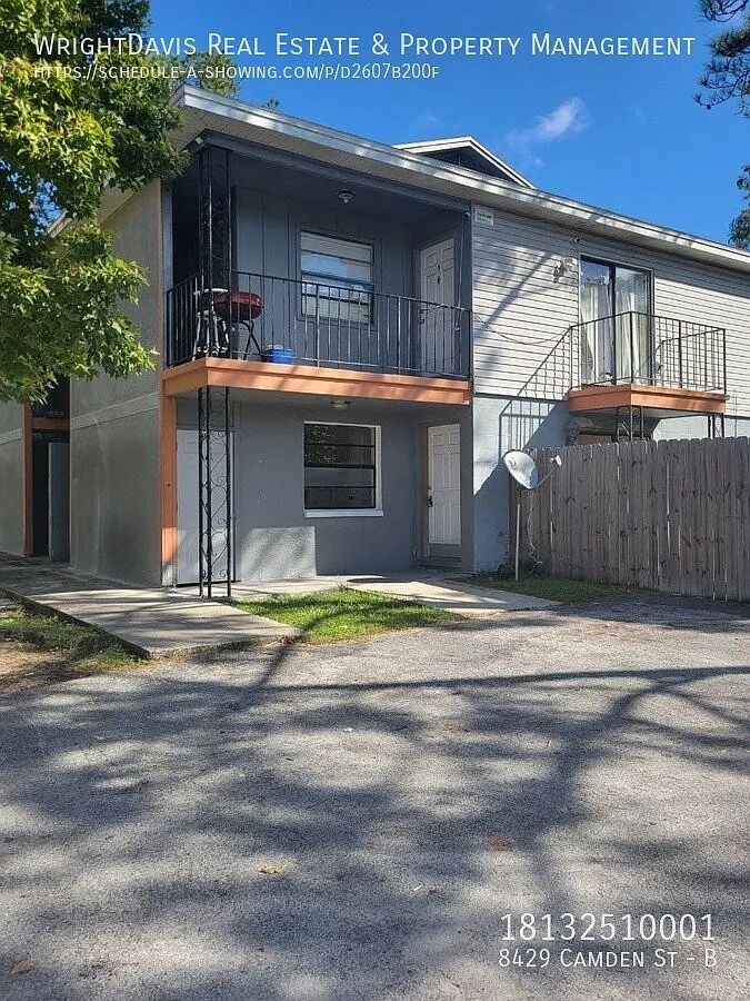 Spacious 2BR/2BA Ground-Floor Apartment in West Tampa — Photo 1