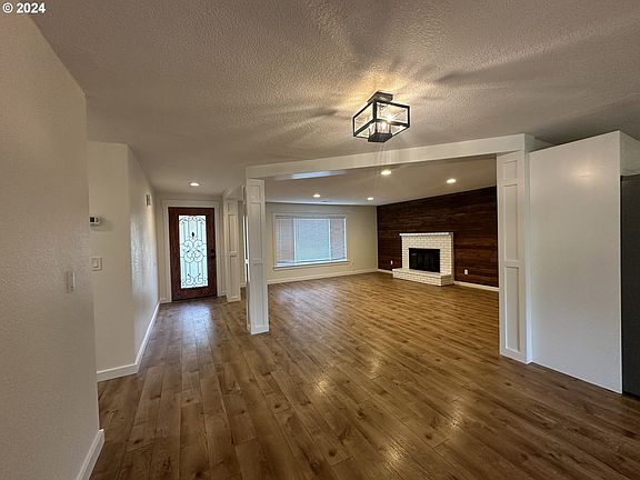 4th image of 3518 NE 122nd Ave
