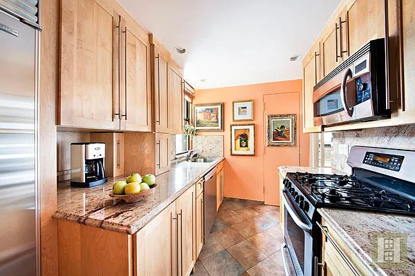 Sold by Halstead Real Estate | media 27