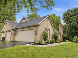 4782 Pine Eagles Dr #12, Brighton, MI 48116