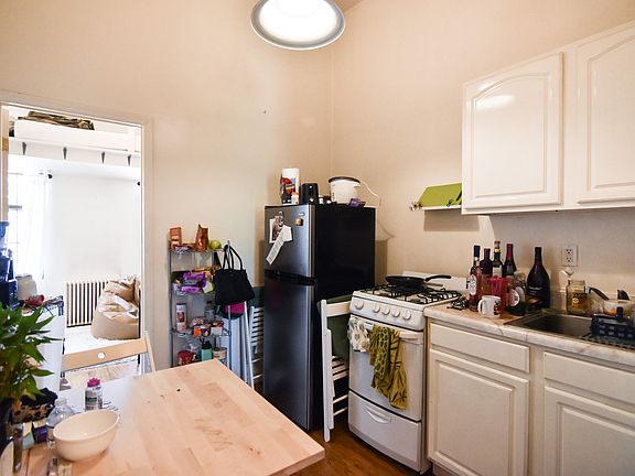 5th image of 95 N 7th St APT 14A