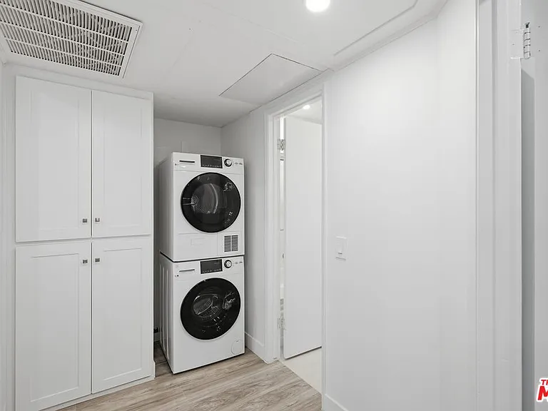 13025 Moorpark St #106 — Photo 9