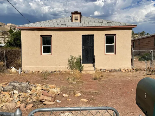 924 Edith Blvd NE, Albuquerque, NM 87102