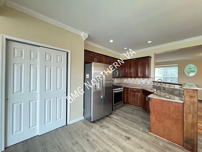 10230 Magnolia Grove Dr — Photo 6