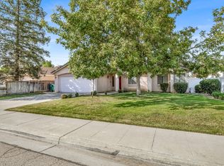 2048 Maple St, Selma, CA 93662