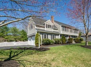 6 Wampanoag Dr, Franklin, MA 02038