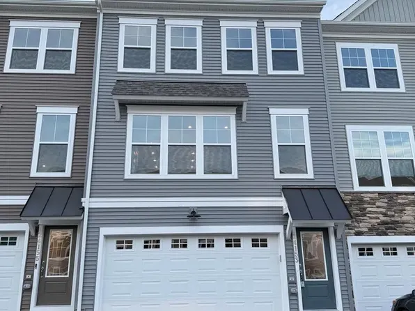 24153 Thurso Sq, Sterling, VA 20166