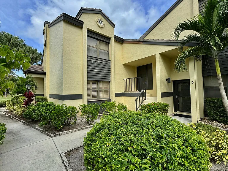 3991 SW Greenwood Way #I — Photo 2