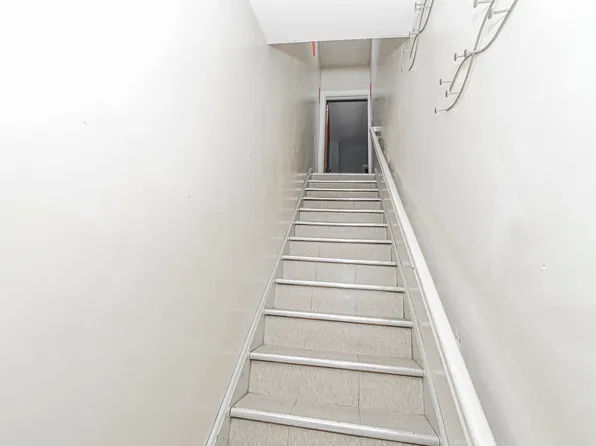 2418 East 23rd Street image 26 of 40