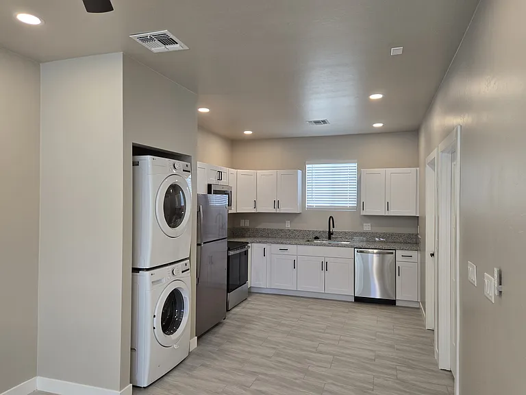 1325 W Speedway Blvd #2 — Photo 4