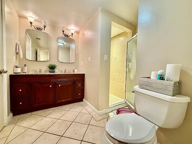 307 Washington St #2 — Photo 21