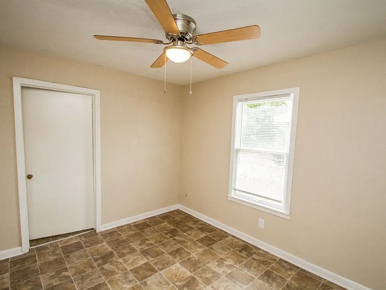 3030 Martin Luther King Dr — Photo 12