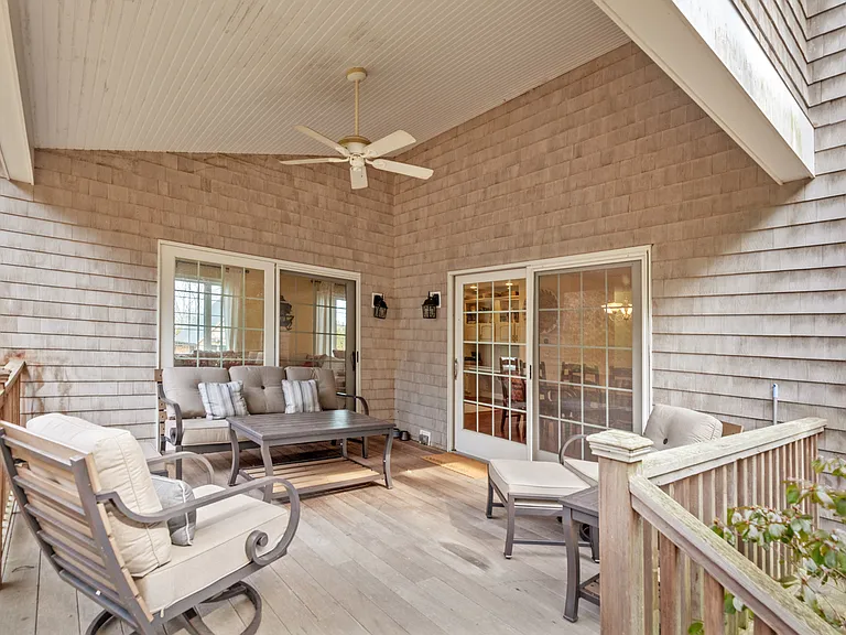 Hillside Dr W — Photo 5