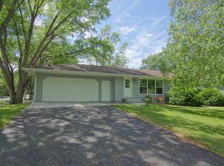 2509 140th St W, Burnsville, MN 55337