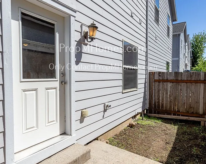 2611 SE 105th Ave — Photo 16