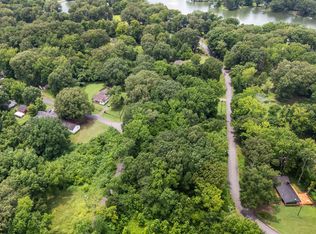 4996 E Shore Dr, Memphis, TN 38109