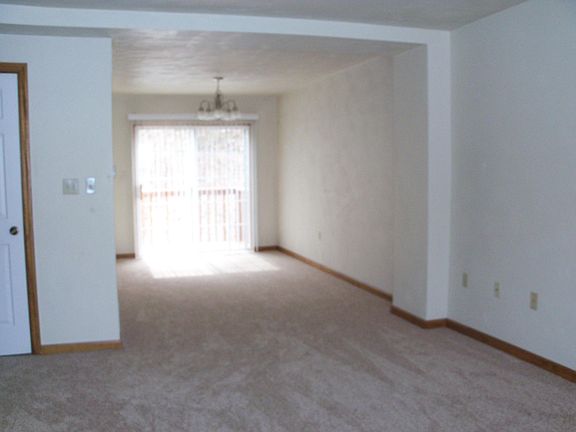 Sliding glass doors to deck from dining room