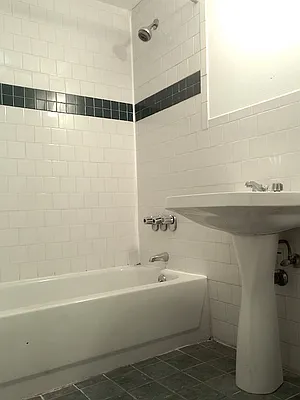 Rented by Authentic Realty | media 27