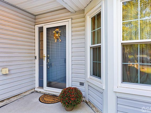 4th image of 4 Lamberson Ct #2204