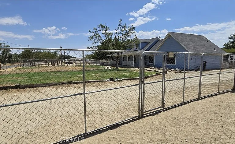 7806 E Avenue U — Photo 21