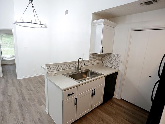 5th image of 11423B Rustic Rock Dr