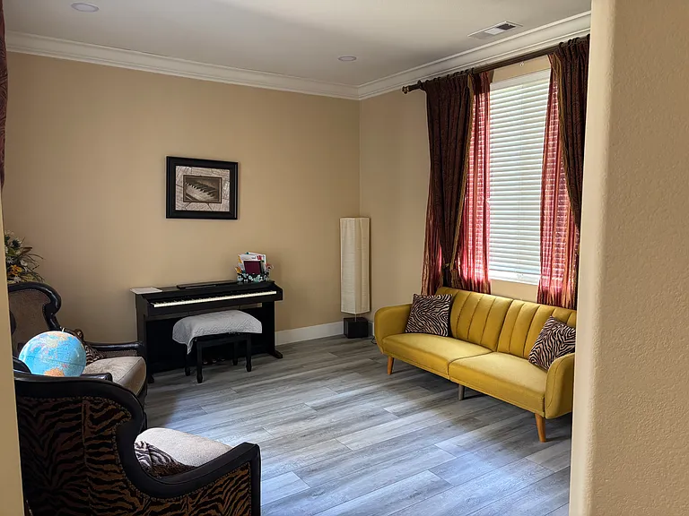 4800 Village Green Dr — Photo 6