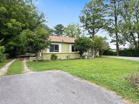 3rd image of 1935 N Garland Ave