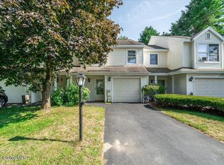 18 Tiffany Ln, Queensbury, NY 12804