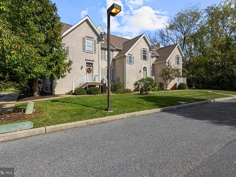 312 Riverbirch Cir #802 — Photo 39