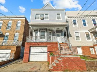 125 W 25th St, Bayonne, NJ 07002