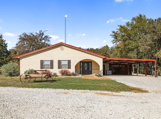 595 Navajo Rd, Whitesboro, TX 76273