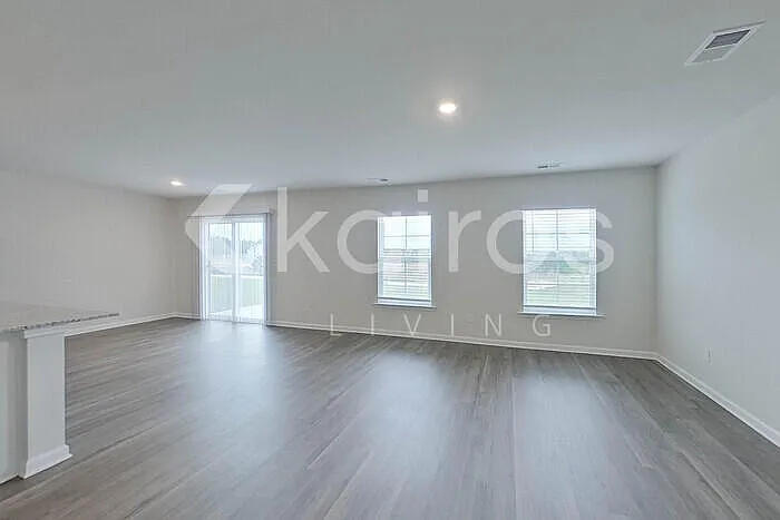 47 Springdale Rd — Photo 3