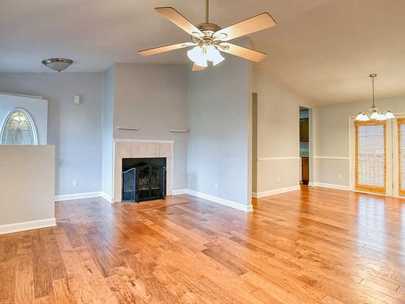 3rd image of 6712 Farmbrook Ln