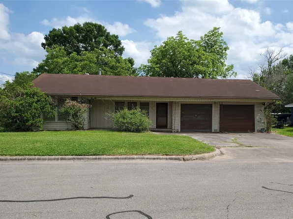 205 Mary Gene St, Brenham, TX 77833