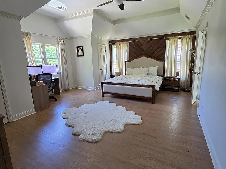 1210 Beacon Hill Xing — Photo 35