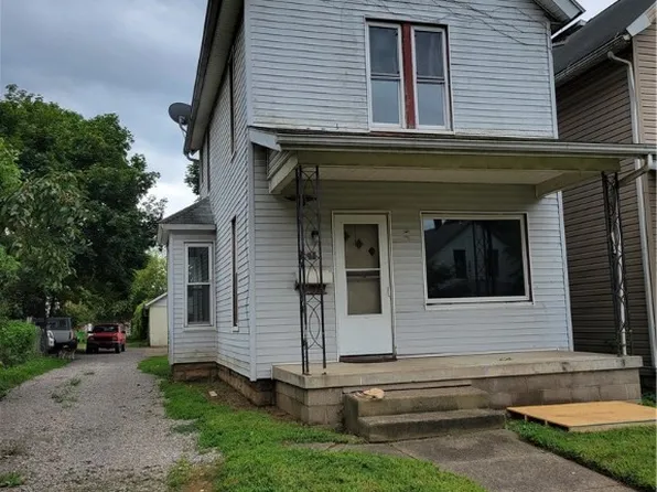 631 Locust St, Coshocton, OH 43812