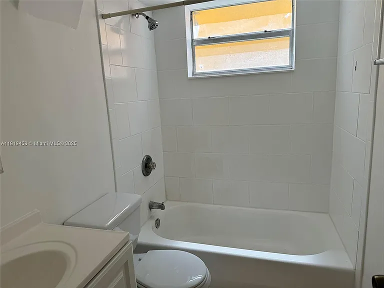 1851 NE 168th St #A2 — Photo 13