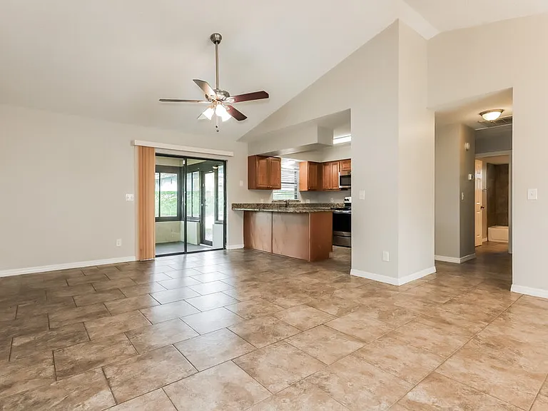 801 Cambridge Way — Photo 4