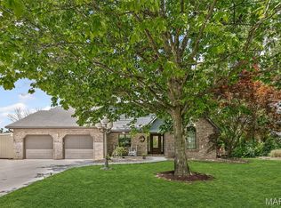 7 Tall Oaks Dr, Troy, IL 62294
