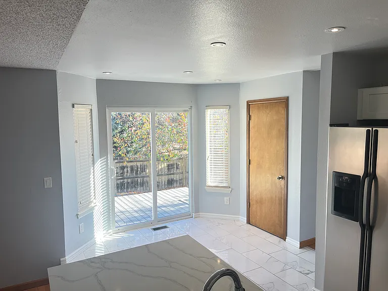 1435 Stoneham St — Photo 7