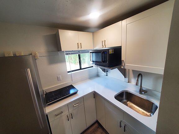 4th image of 6000 E Antelope Ln #B